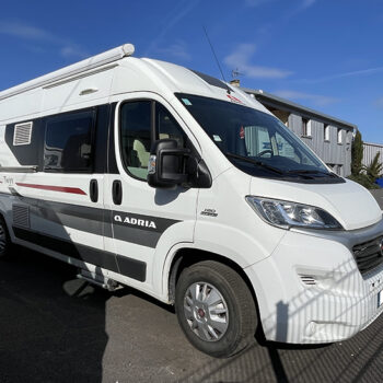 Camping-car Adria Twin 600 SPT Bus avec lit fixe de 5.99 m de 2015